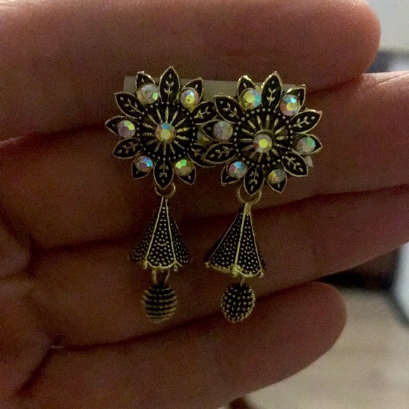 NWT: HANDCRAFTED Traditional Royal Bling Bollywood Earrings Gold Tone - Picture 7 of 9